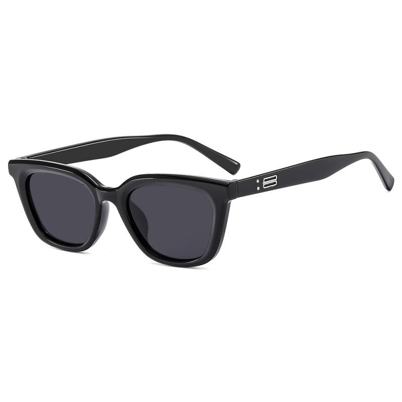 Ladies Cat-Eye Sunglasses with modern, slightly curved frame Kalsten