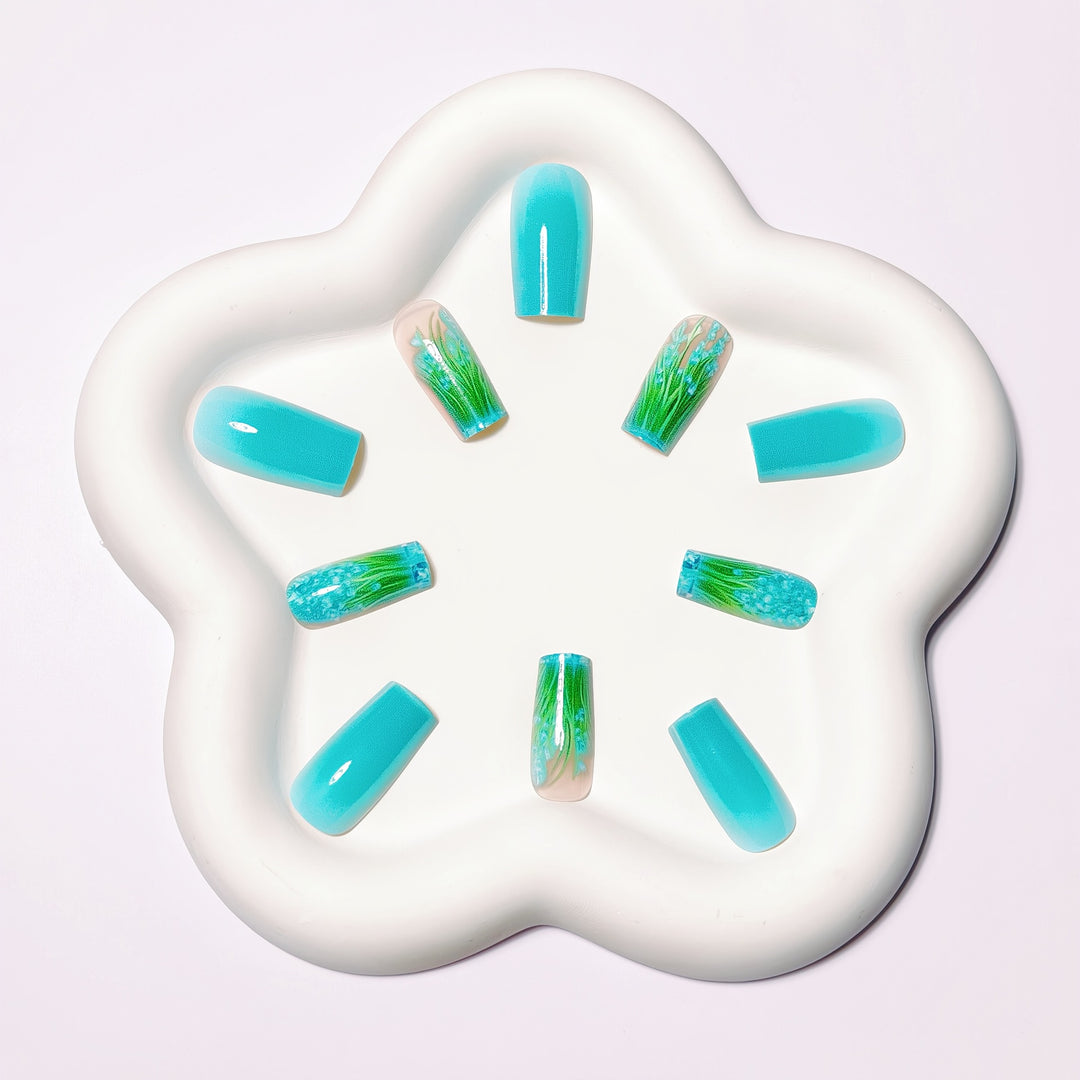 Artificial nails with innovative water motif Kalsten