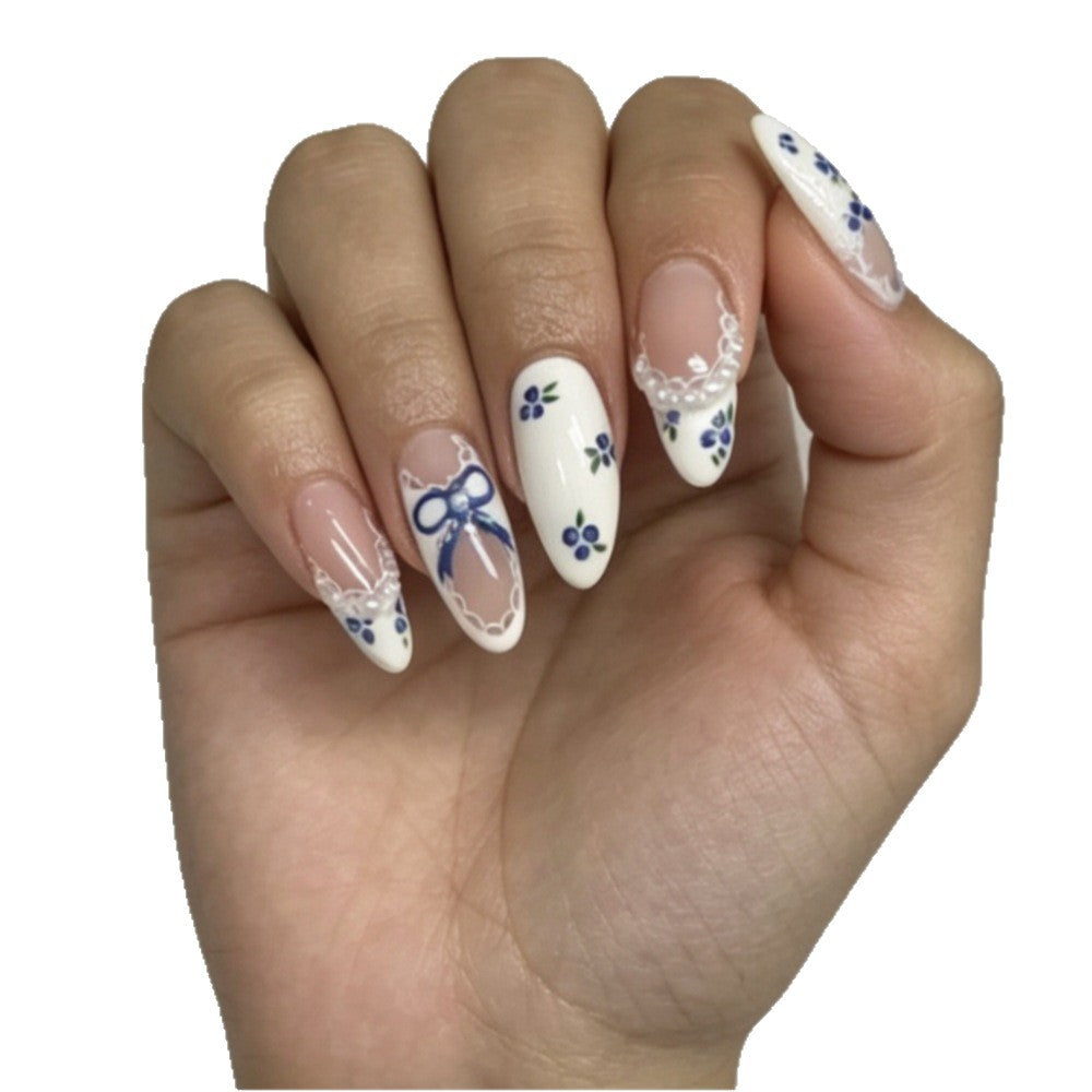 Artificial Nails in Romantic Flower Design Kalsten