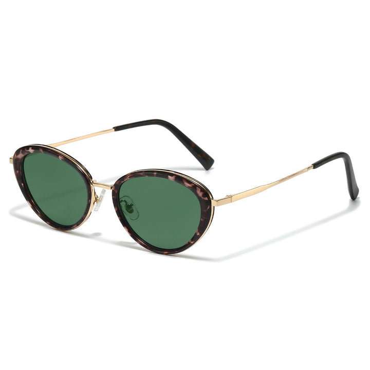 Retro-Inspired Cat-Eye Sunglasses with Tortoise Shell Accents Kalsten