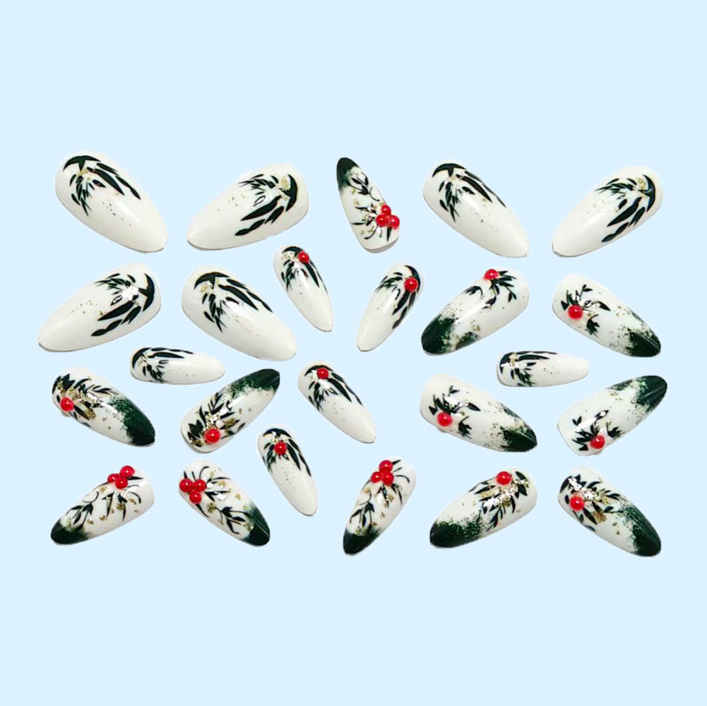 Glamorous artificial nails with floral accents Kalsten