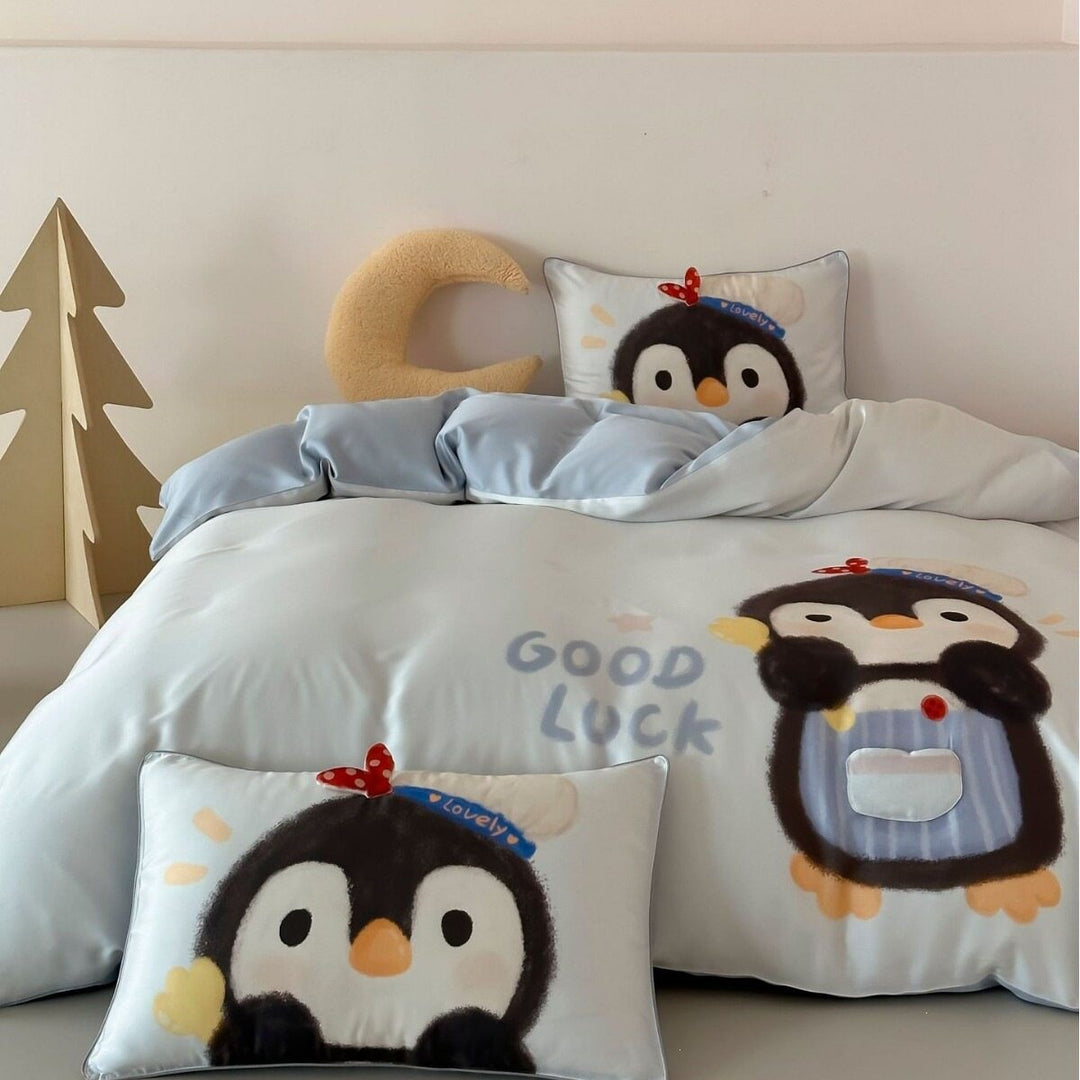 Child bedding set with cute penguin design made of soft cotton satin and extra soft pillow