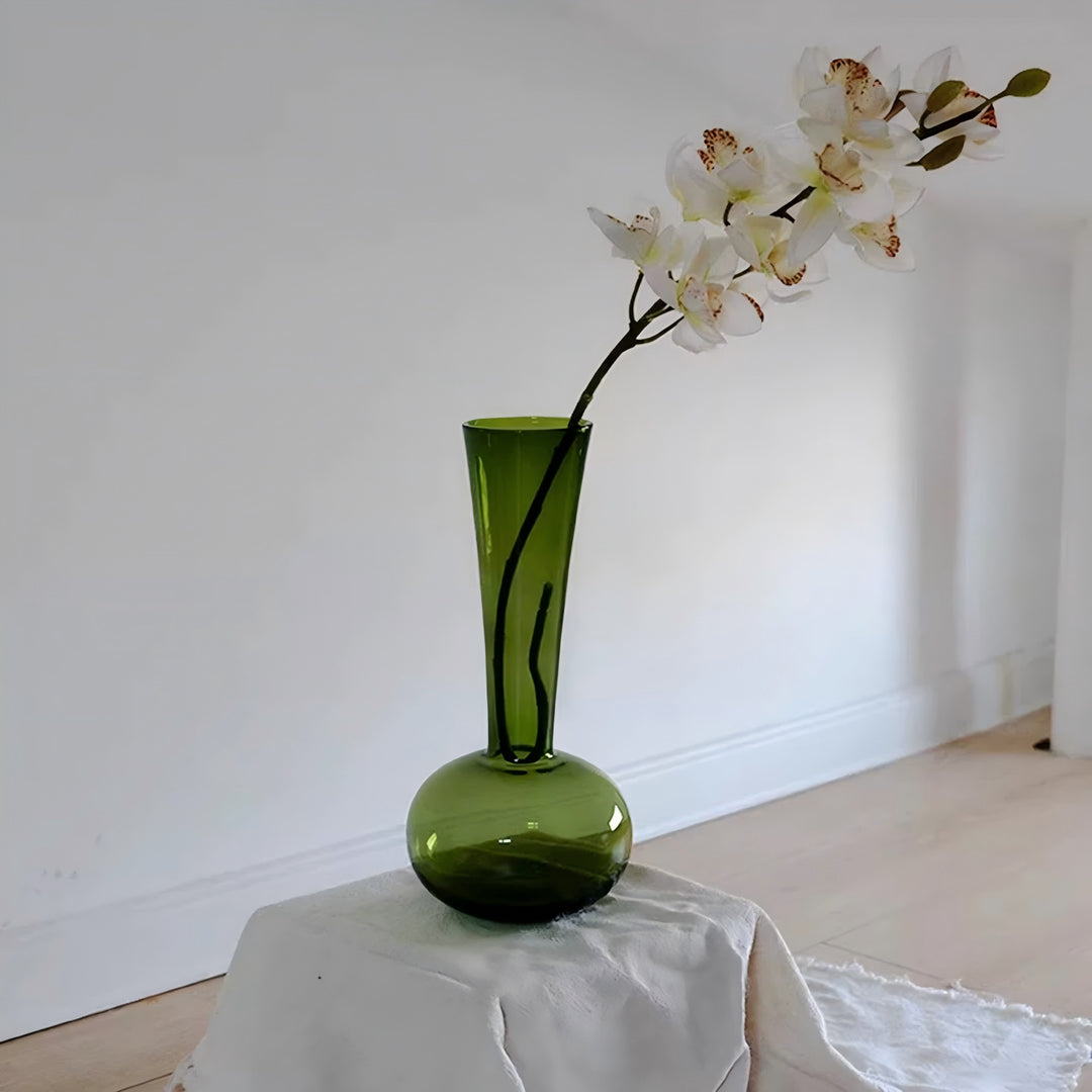 High-quality glass vase with slim design Kalsten