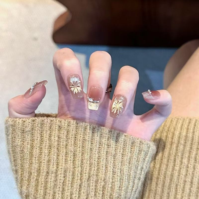 Elegant Floral Press-On Nail Design Kit Kalsten