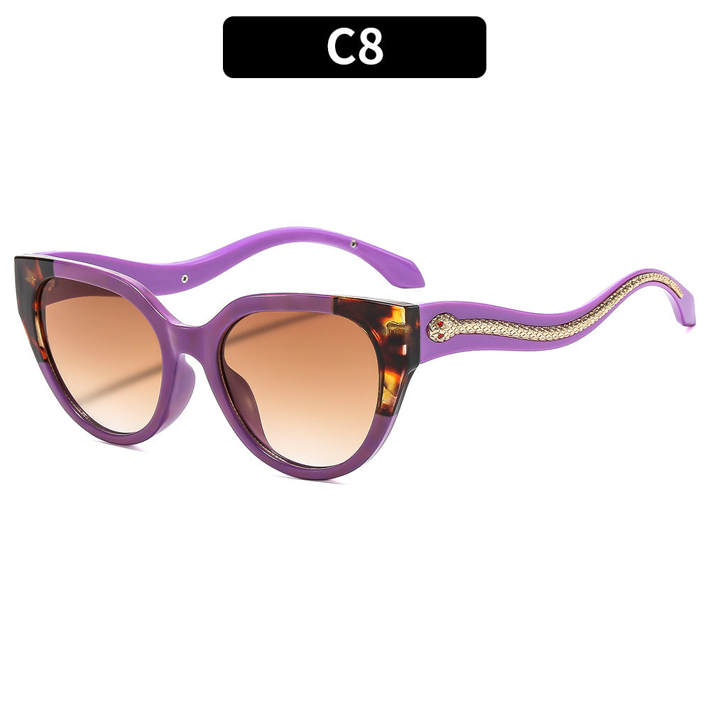 Chic Cat-Eye Sunglasses with Snake Accents