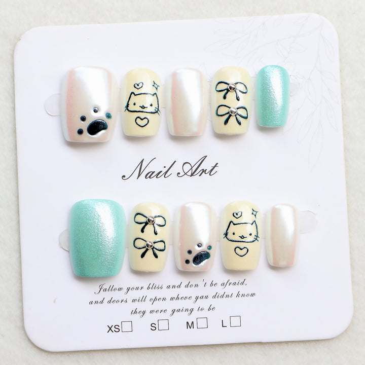 Whimsical Animal-Themed Press-On Nail Art Kalsten