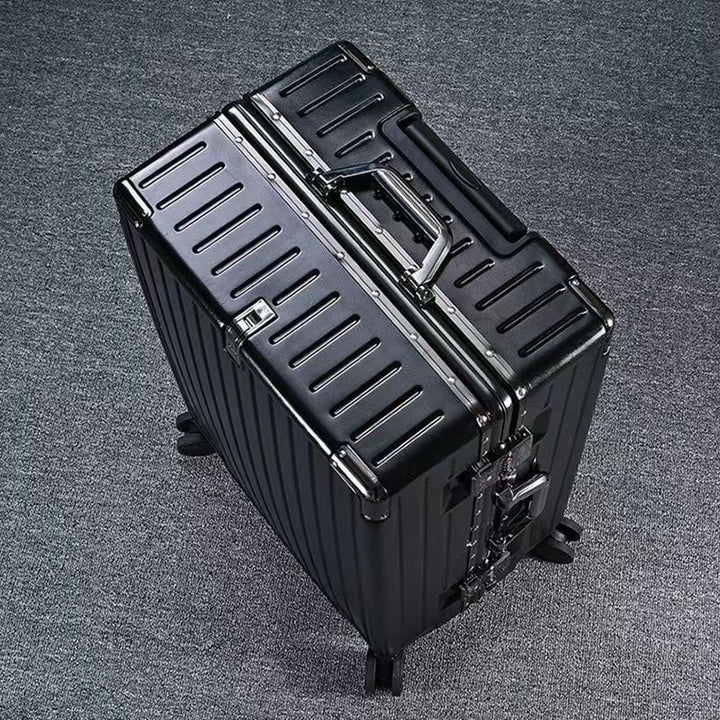 Rugged Expedition Suitcase Kalsten