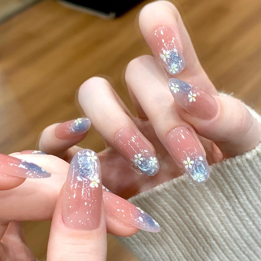 Glamorous Artificial Nails with Floral Design Kalsten