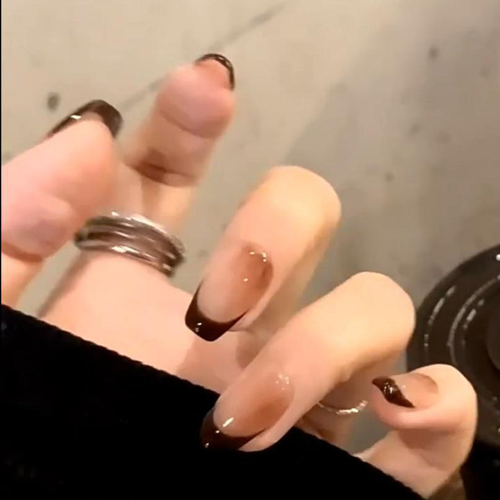 Artificial Nails in Modern French Look with Gloss Finish Kalsten