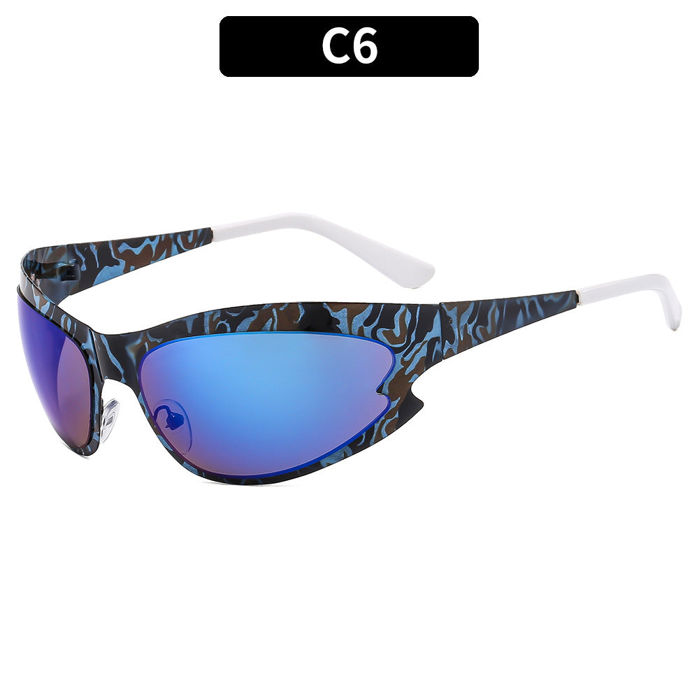 Vibrant Cat-Eye Sunglasses Fashionable Style