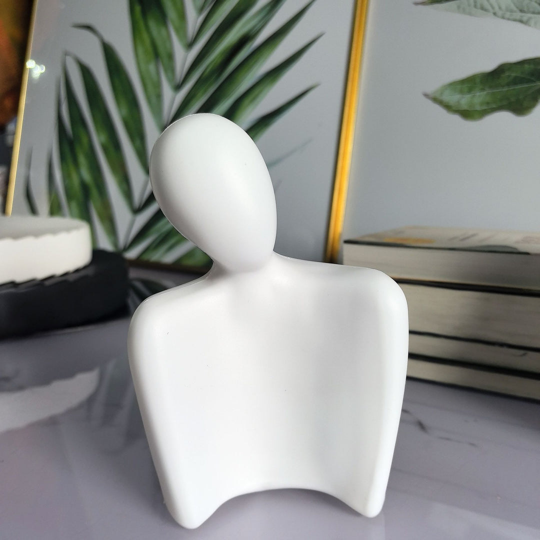 Artistic Dual Figure Decoration Kalsten