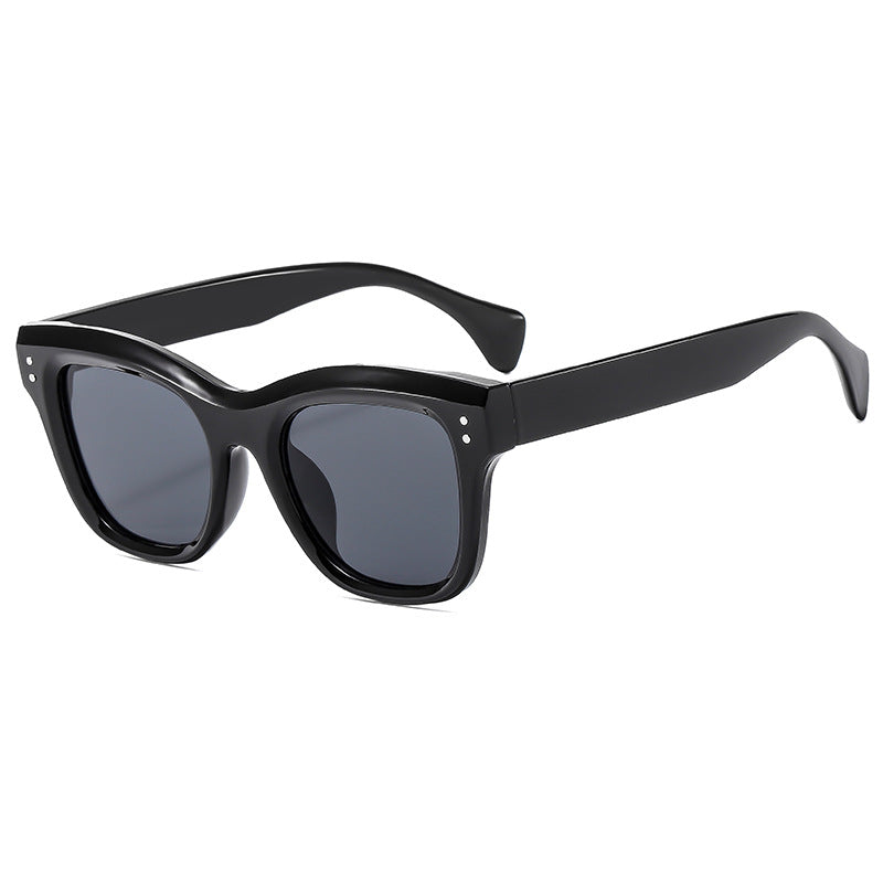 Ladies retro-inspired sunglasses with protective UV light filter Kalsten