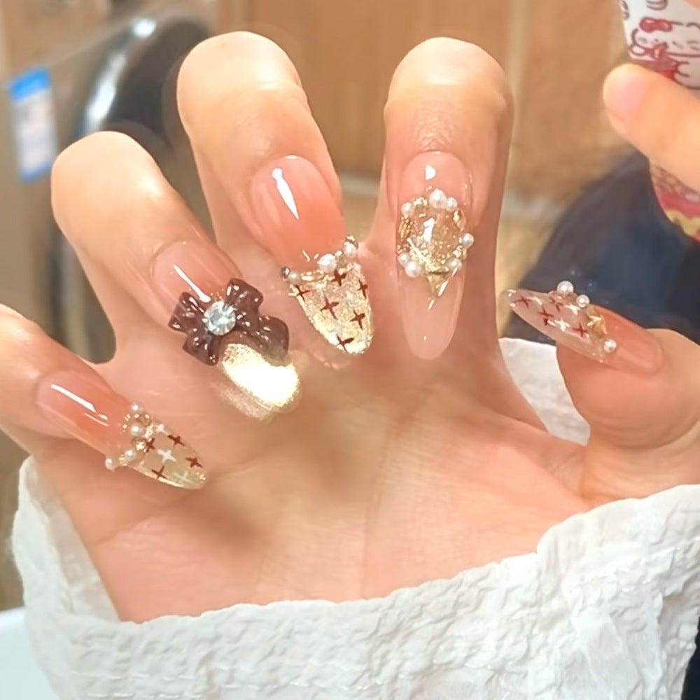Glamorous Nail Art Kalsten