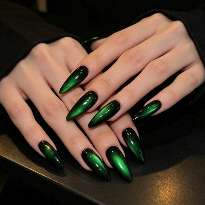 Artificial nails in elegant facet design Kalsten