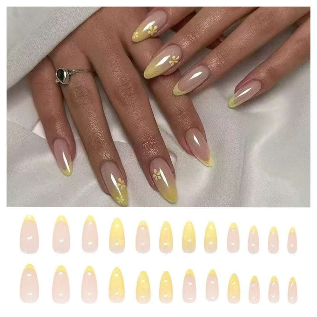 Elegant artificial nails with floral accents Kalsten