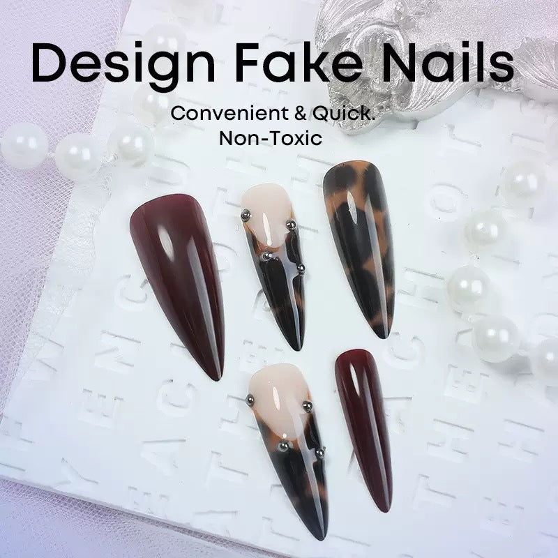 Artificial nail set with elegant tips and tasteful accents Kalsten