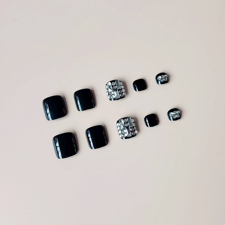 Artificial nail set with elegant rhinestone and glitter accents Kalsten
