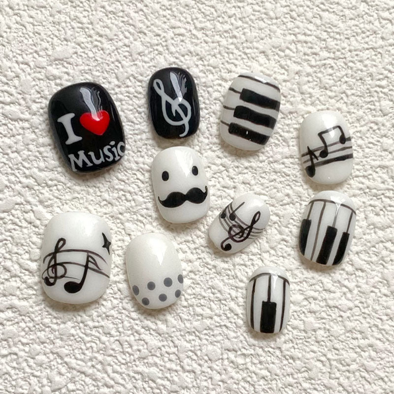 Thematic Press-On Nail Art Kalsten