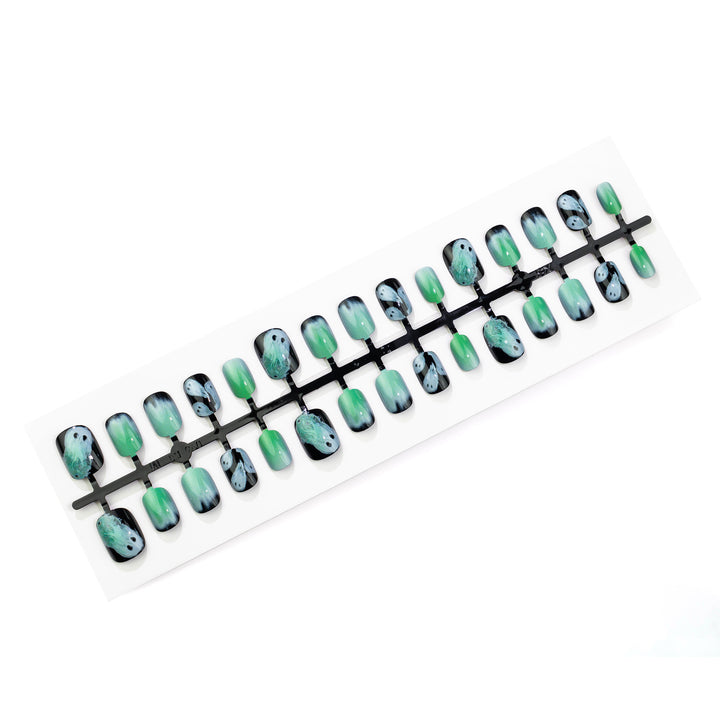 Ghostly Glow Press-On Nail Art Set Kalsten