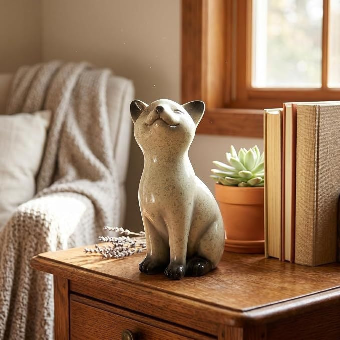 Resin statue of a cat Kalsten