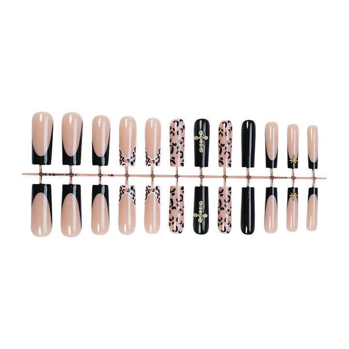 Artificial nail set with aesthetic accents and elegant designs Kalsten
