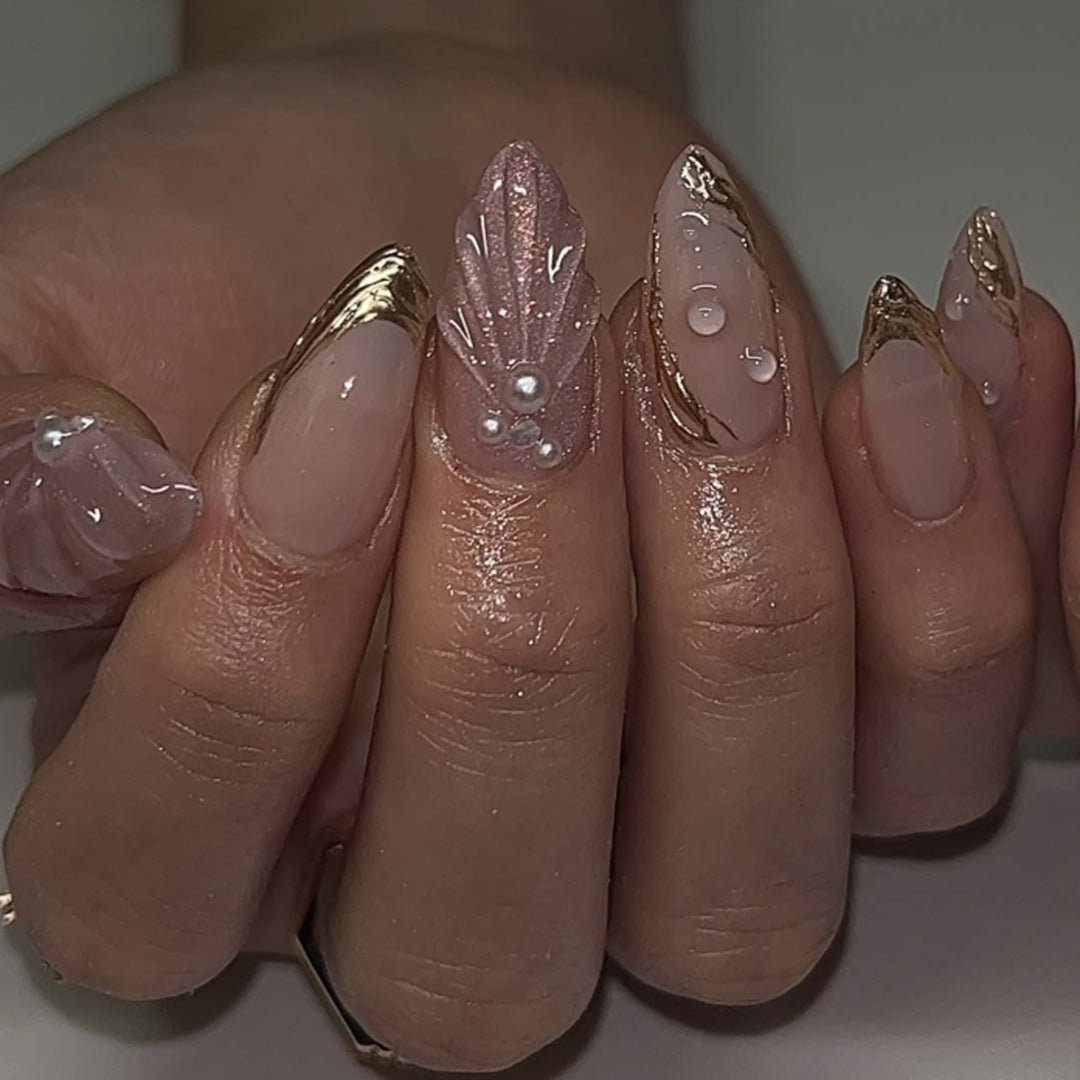 Artistic Nail Art with elegant relief design Kalsten