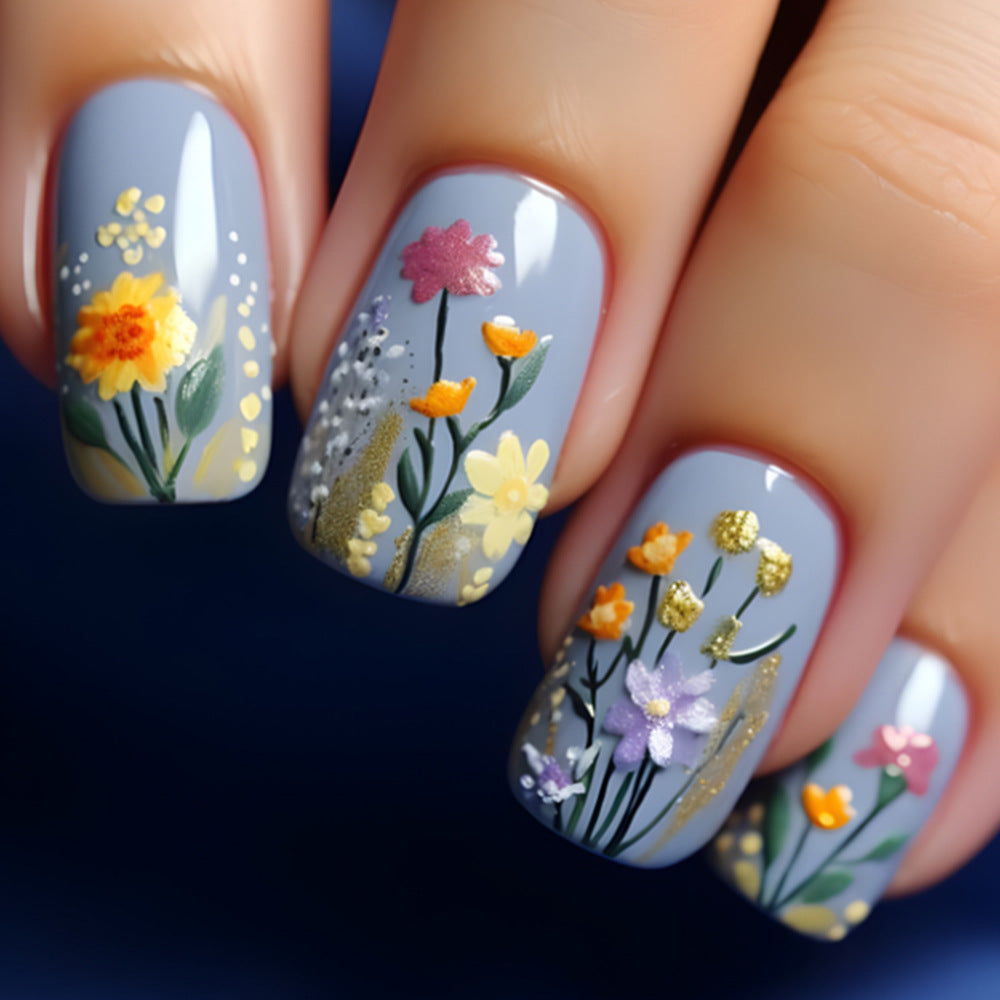 Floral-Embellished Press-On Nail Art Kalsten