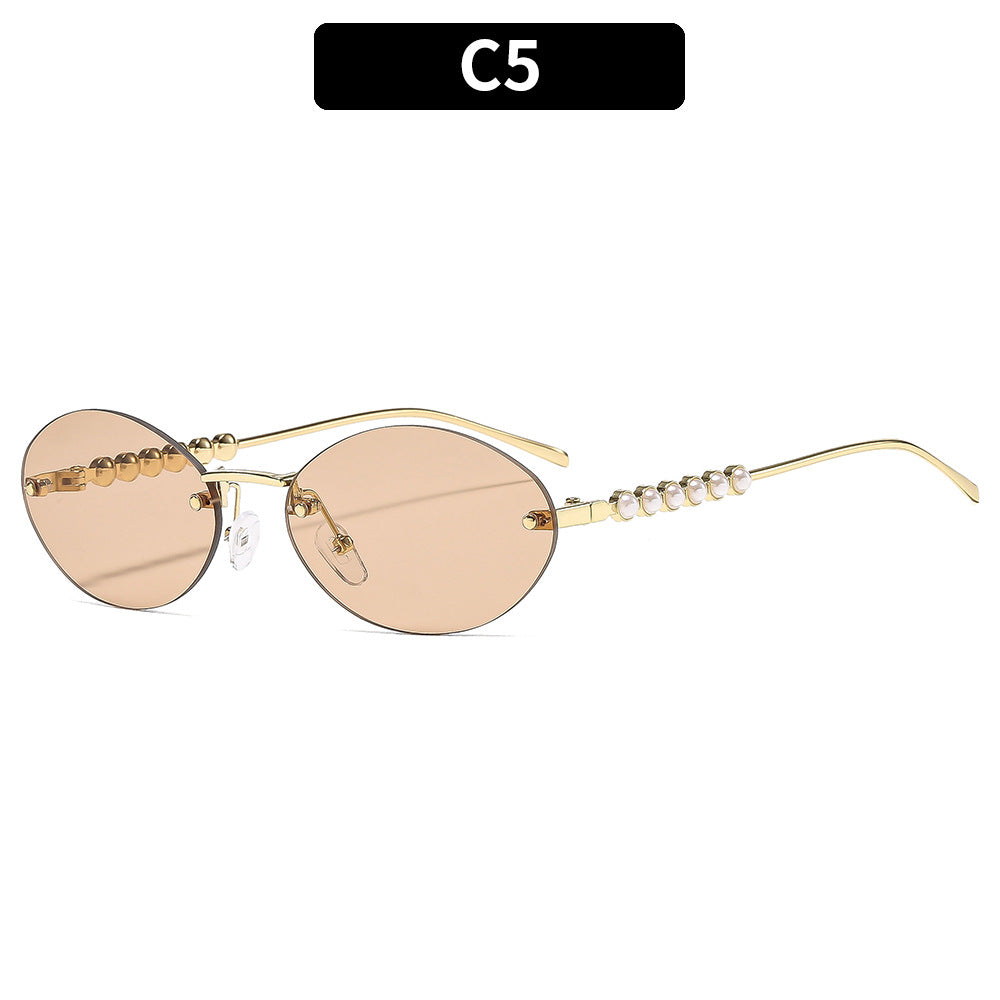 Elegant Oval Frame Sunglasses with Decorative Pearl Accents