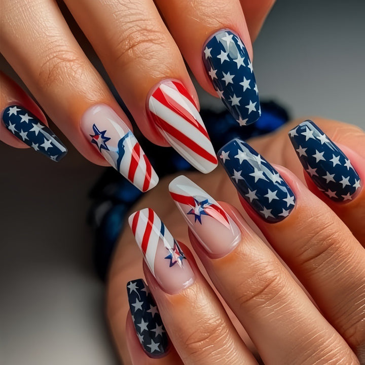 Artful nail tips in patriotic design Kalsten