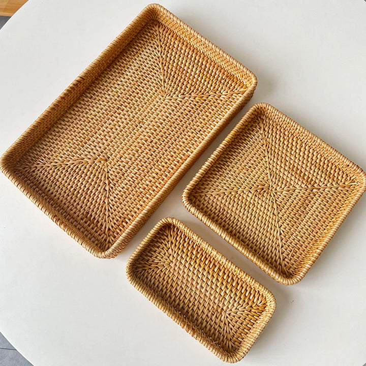 Women square natural material serving plate Kalsten