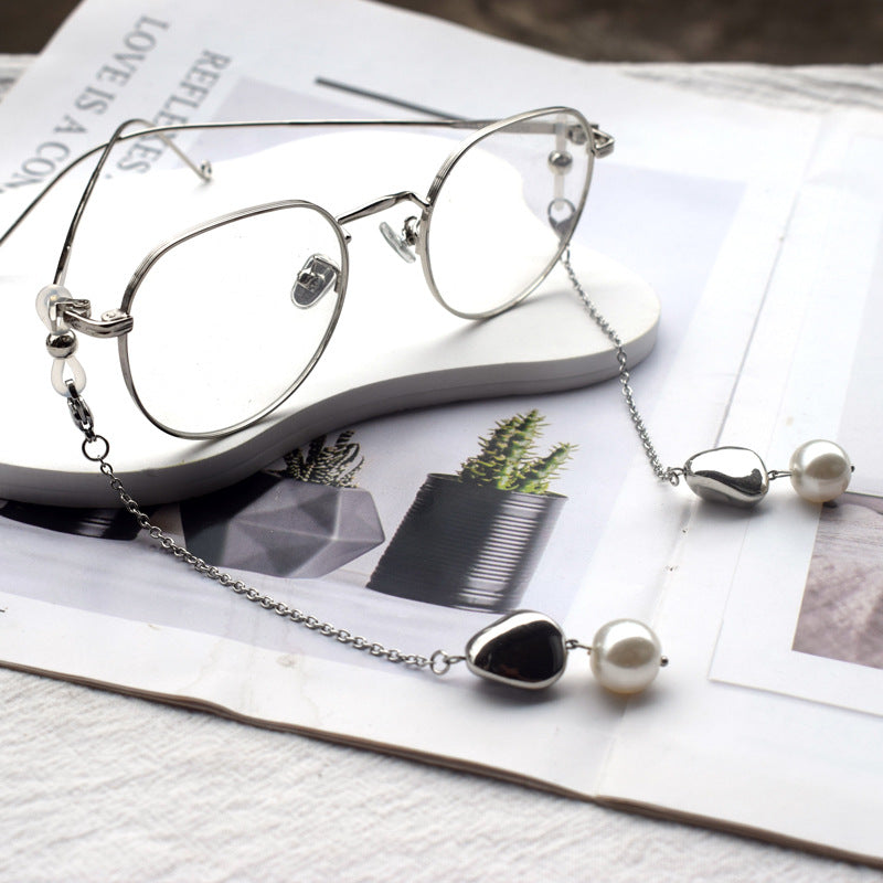 Elegant Eyewear Chain with Pearl Accents Kalsten
