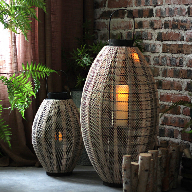 Elegant lantern with metal grid Kalsten
