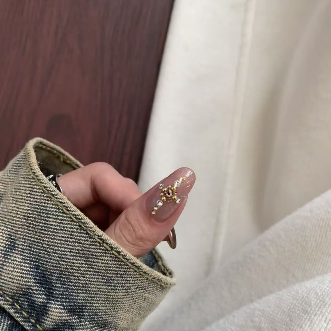 Trendy Press-On Nail Art Kalsten