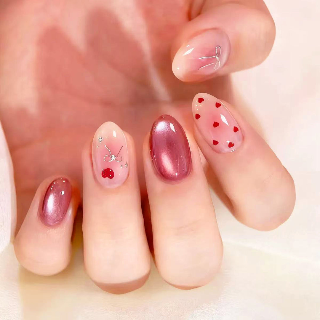 Nail art set with romantic hearts and elegant bows Kalsten