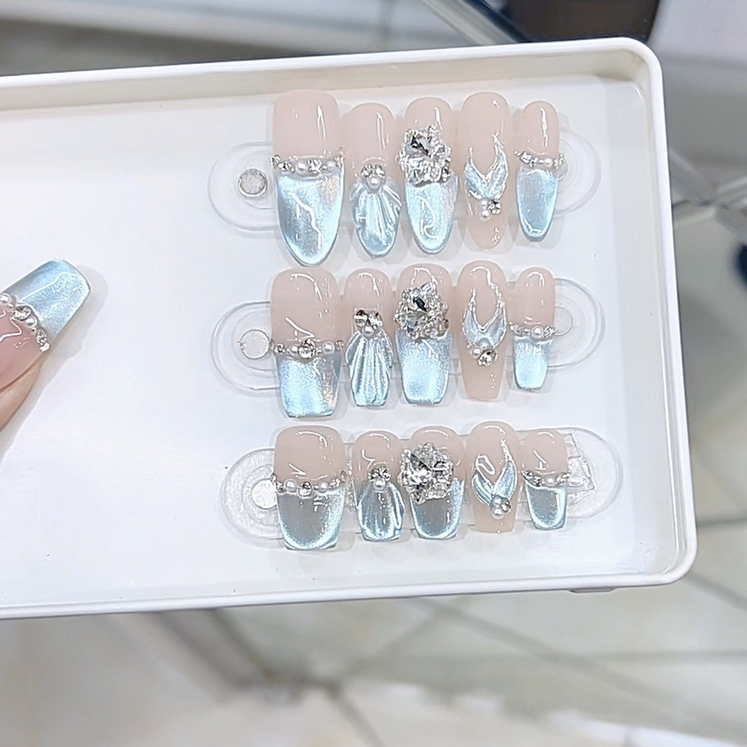 Elegant Luxury Press-On Nail Art with Rhinestones Kalsten