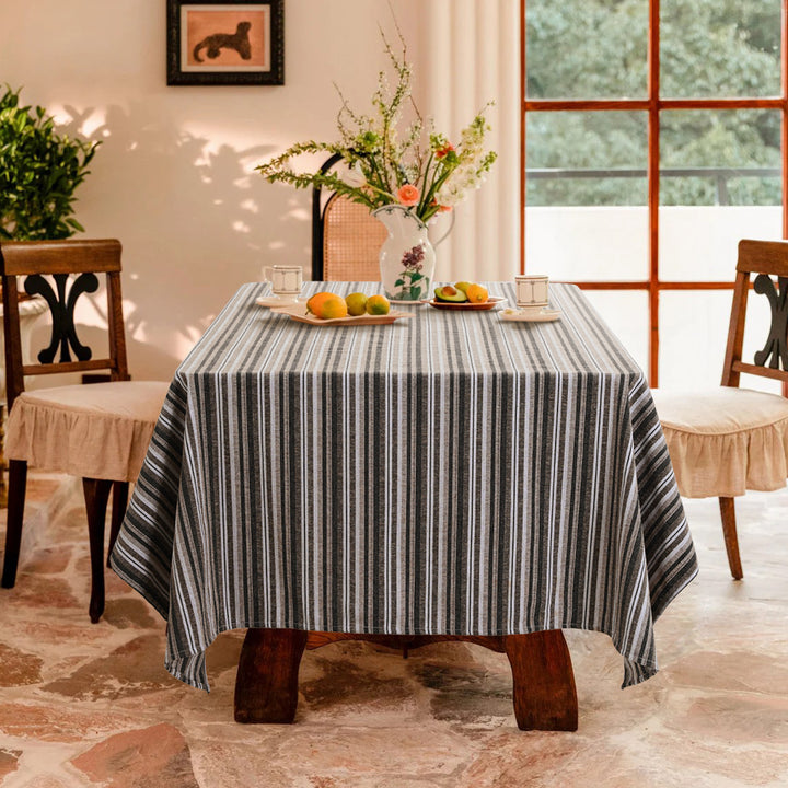 Tablecloth made of cotton-linen with delicate stripe woven pattern