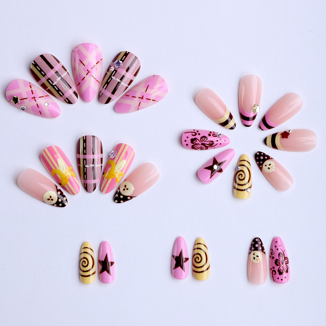 Artificial nails with playful 3D elements Kalsten