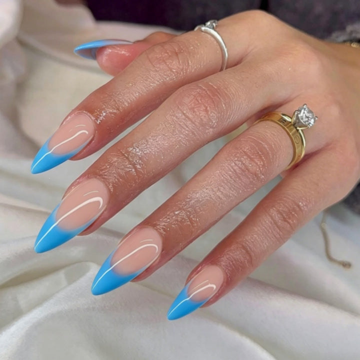 Artificial nails with elegant gradient color and lace design Kalsten