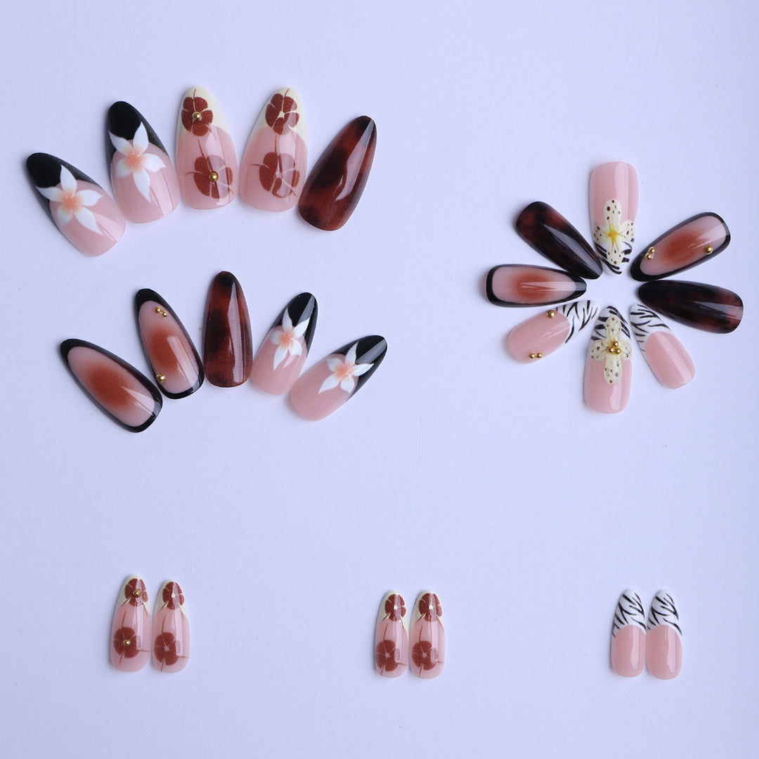 Artificial nails with exclusive 3D design and flower accents Kalsten