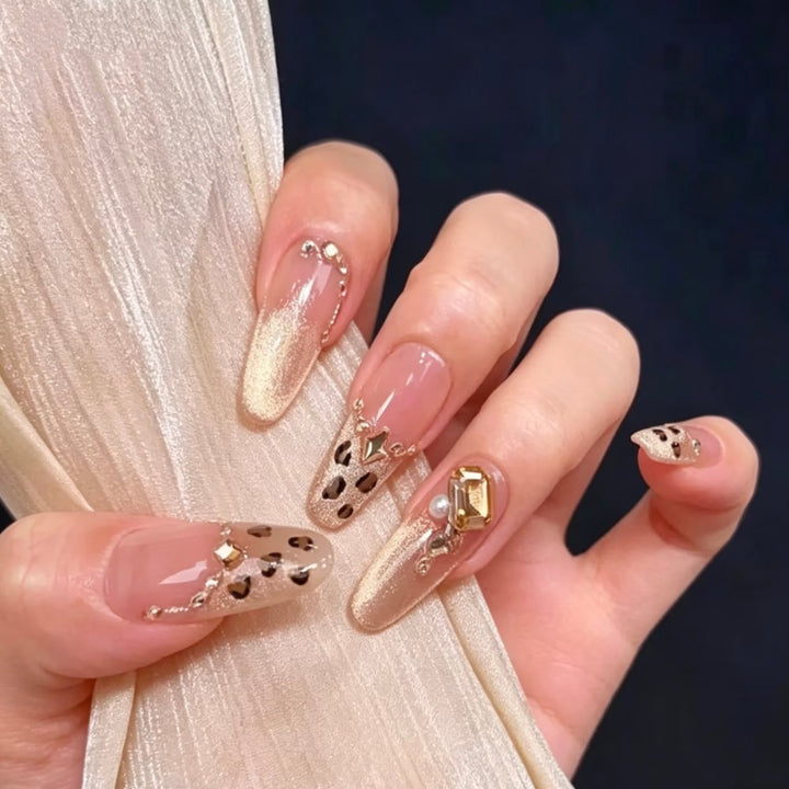 Artificial nails with elegant ombre look Kalsten
