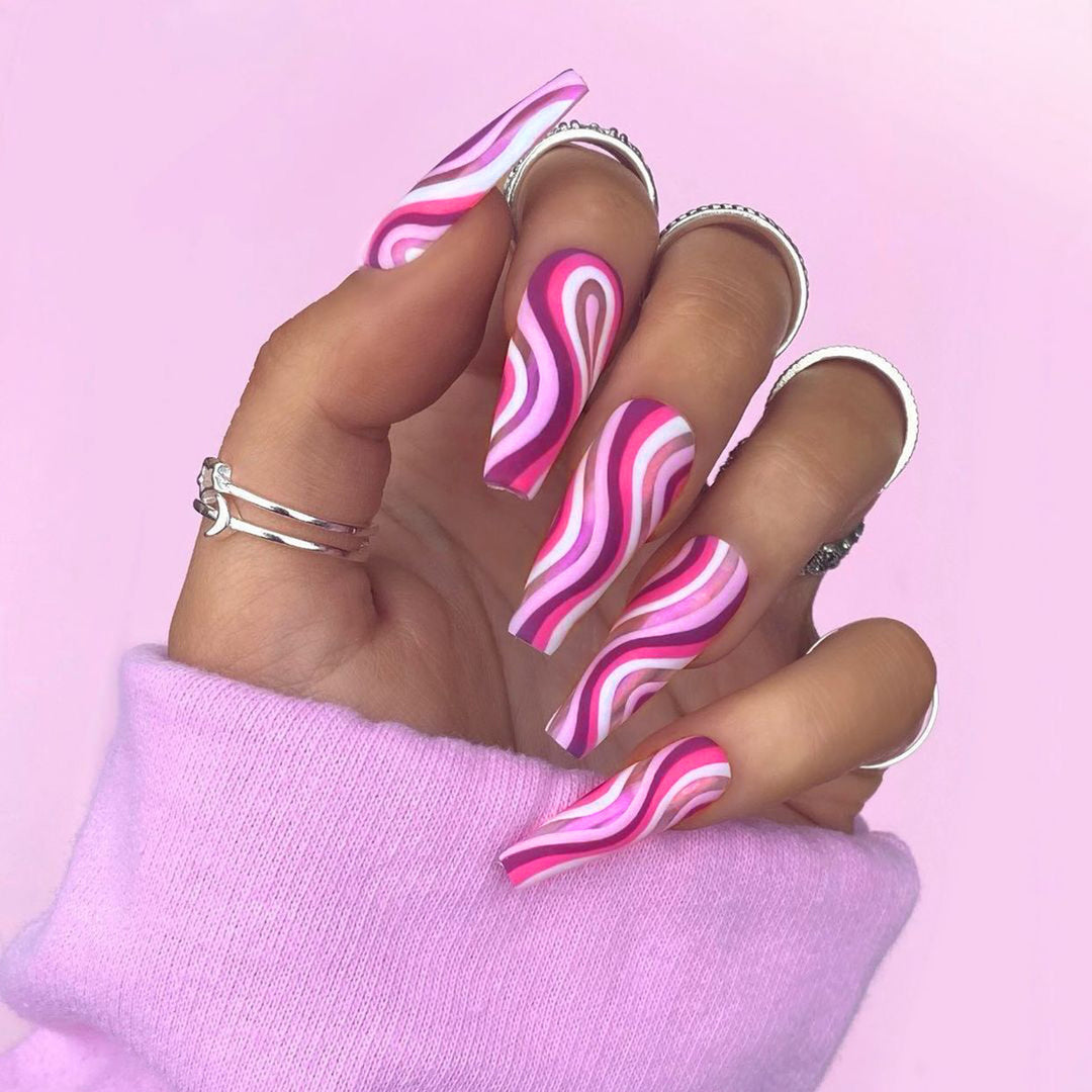 Artistic acrylic nails in ombre design with modern wave patterns Kalsten