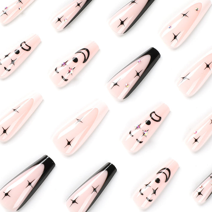 Nail art with heart and lip designs Kalsten