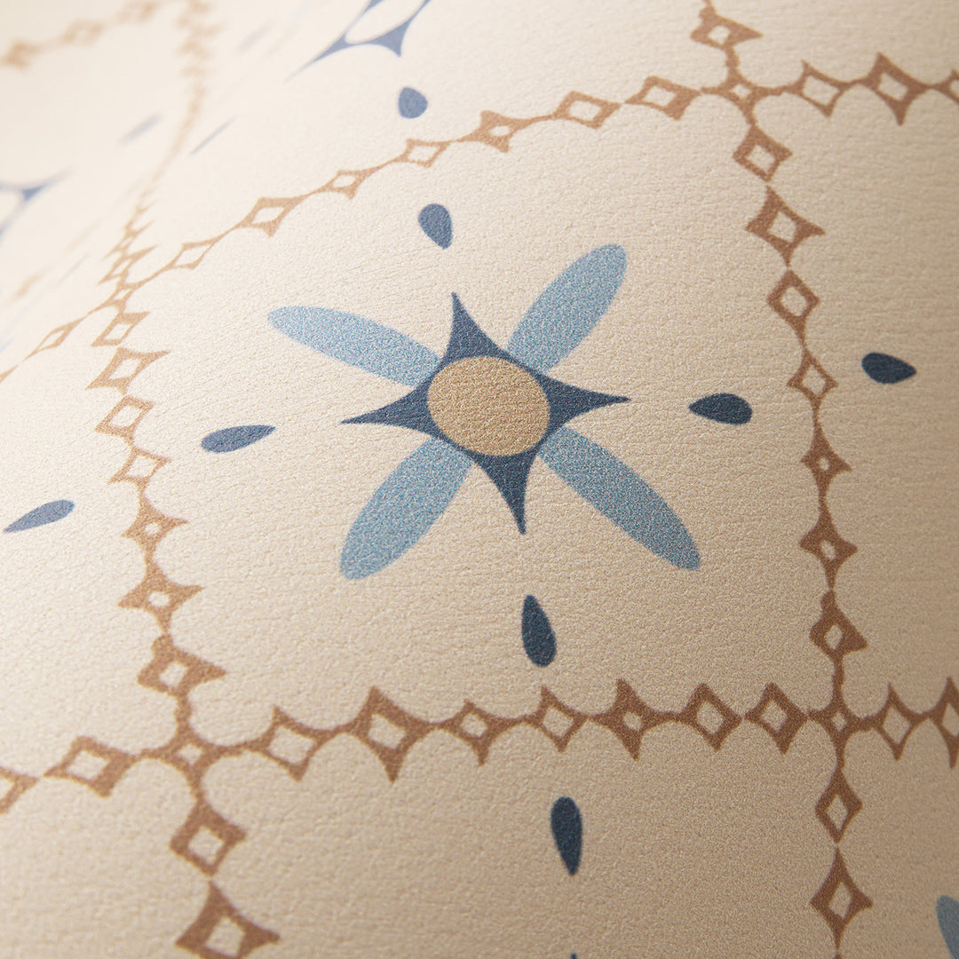 Oval wipeable placemat with embossed tulip pattern and non-slip underside Kalsten