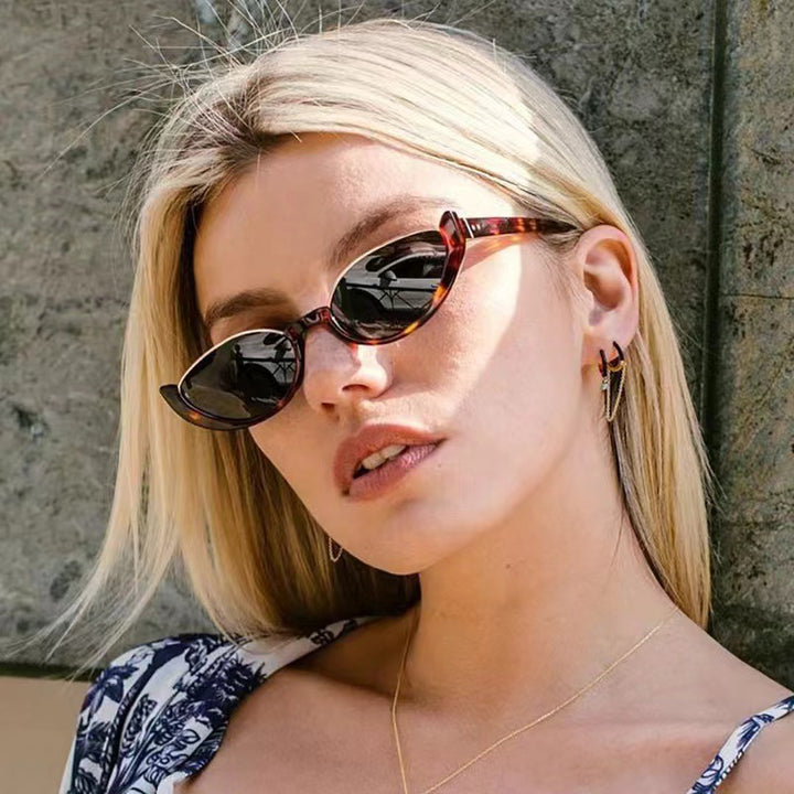 Ladies Cat-Eye Sunglasses with subtle frame and polarized lenses Kalsten