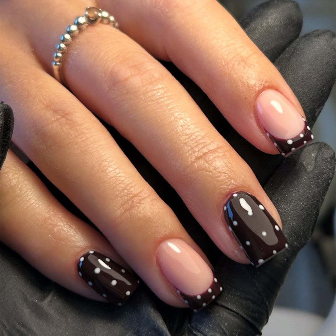 Artful Nail Art with Trendy Dot Design Kalsten
