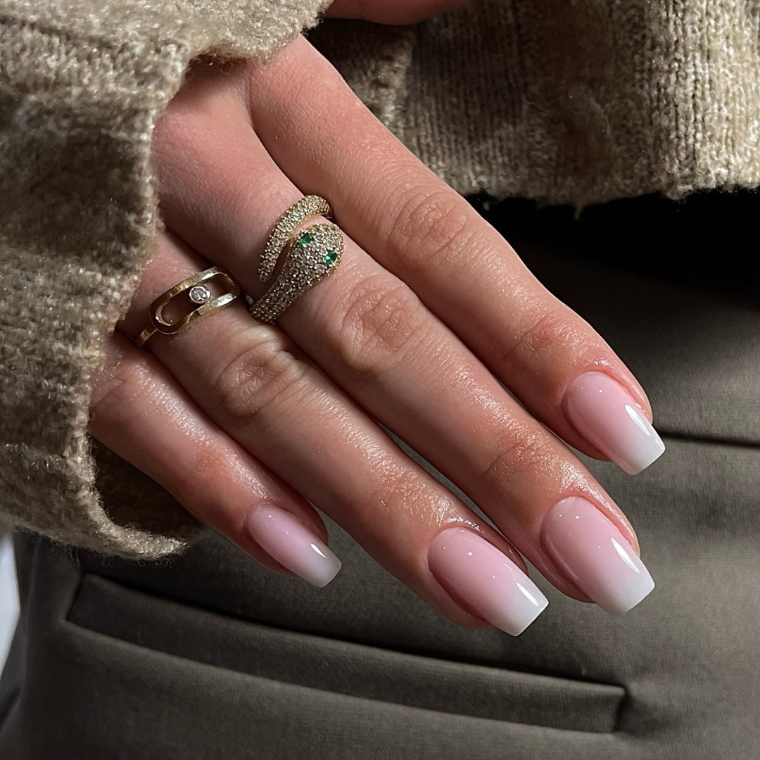 Glittery Ombre Nail Set Kalsten
