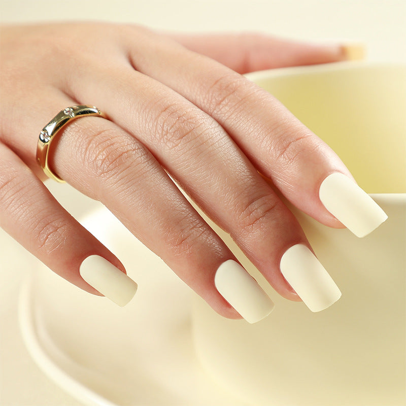Artificial nails in elegant matte finish Kalsten