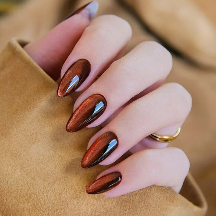 Artificial nails in modern glamour look Kalsten