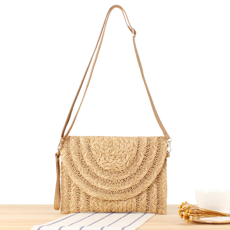 Shoulder bag made of braided straw with structured design Kalsten