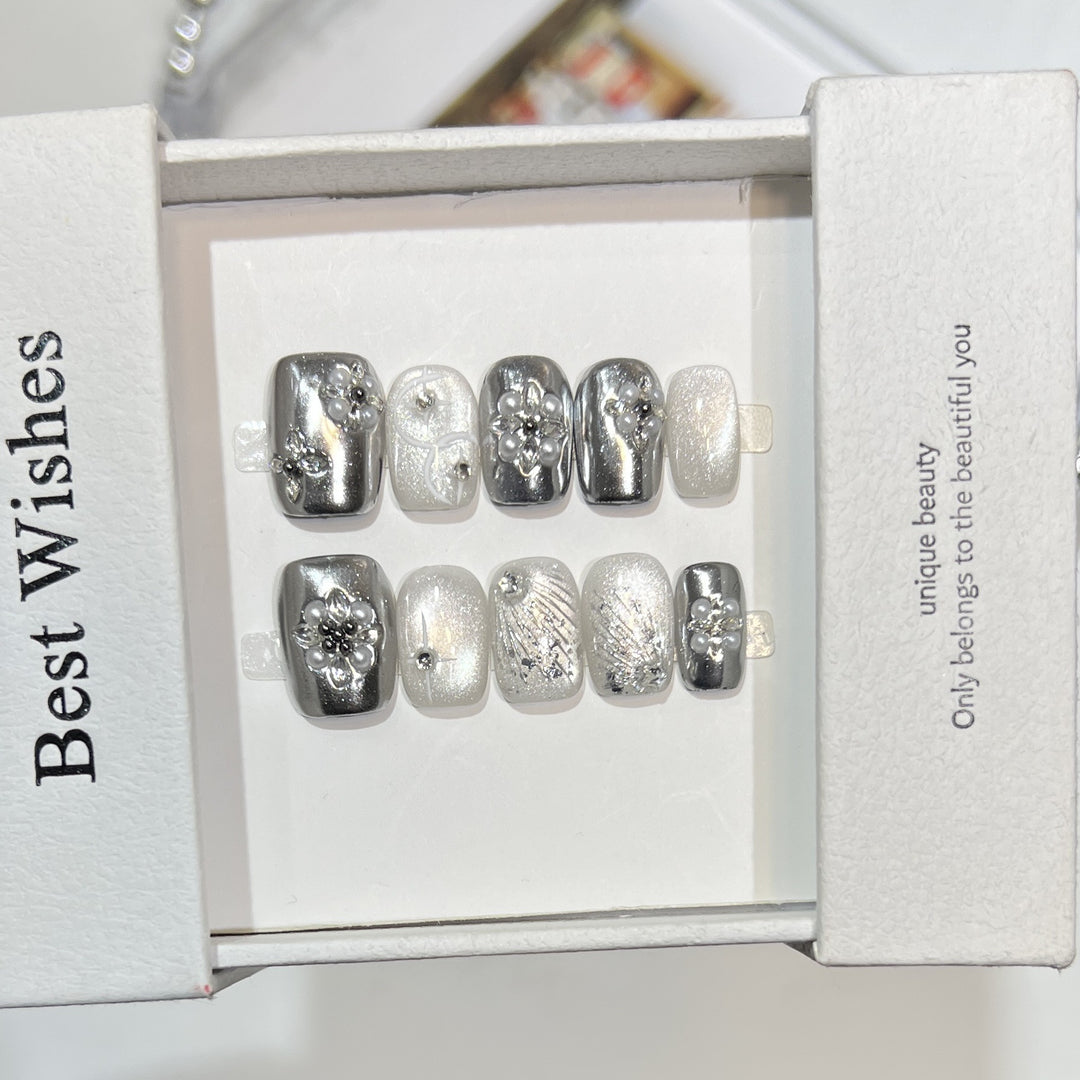 Decorative Silver Press-On Nail Set Kalsten